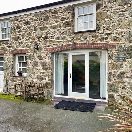 Menai Bridge Villa Exterior photo