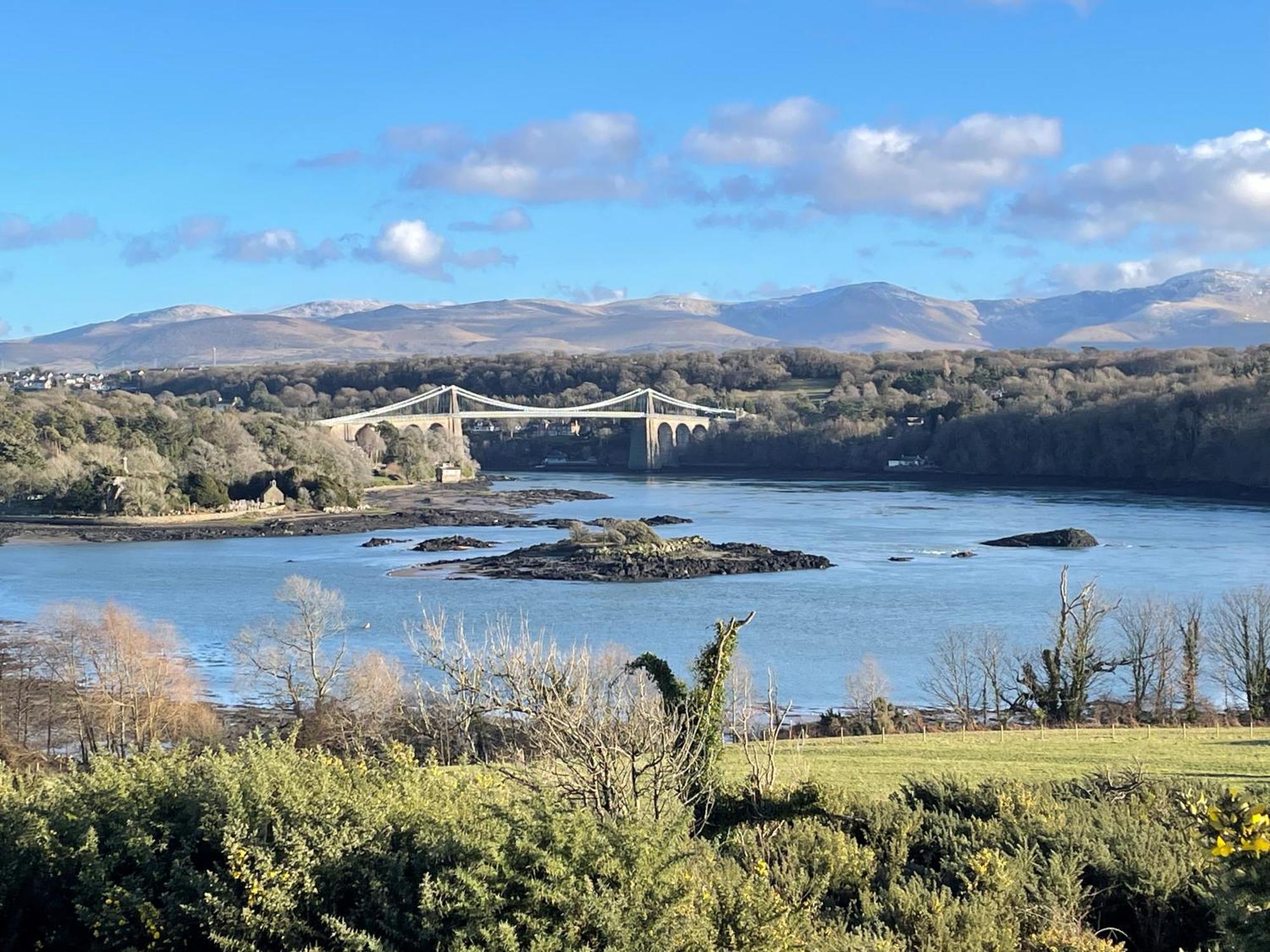 Menai Bridge Villa Exterior photo